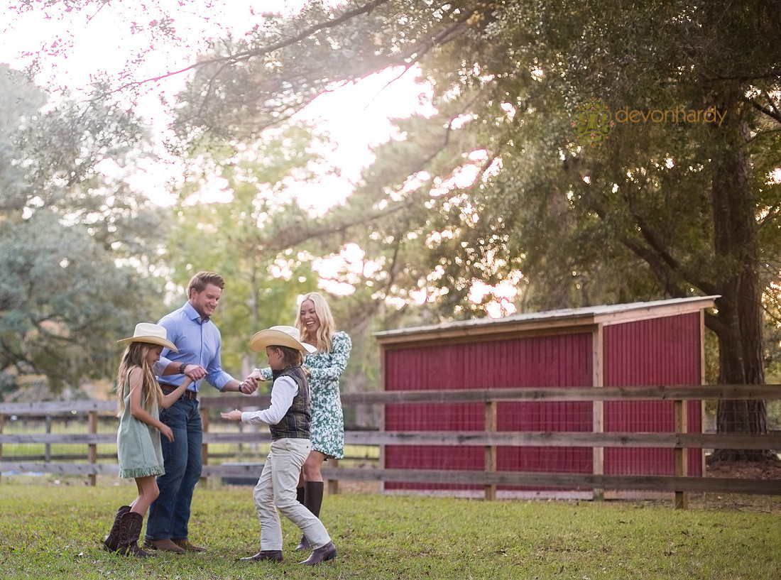 family photography, Tallahassee photographer, family session, lifestyle photographer, natural light, portrait 